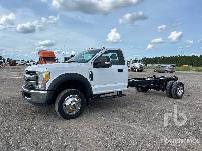 Photo of a 2017 Ford F-550