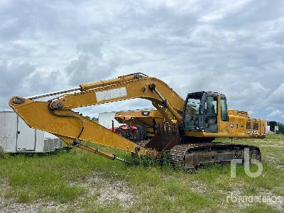 Photo of a 2005 John Deere 330C LC