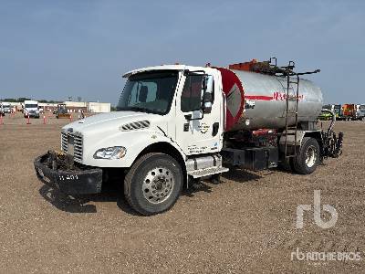 Photo of a 2005 Freightliner M2