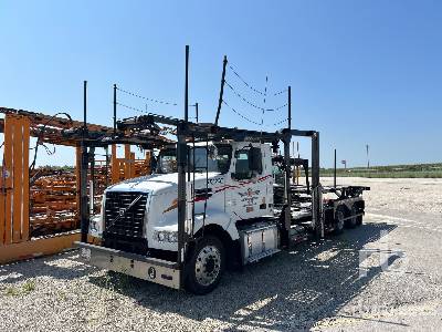 2016 VOLVO  VAH  6x4  Car Hauler Truck