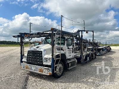 Photo of a 2017 Freightliner 114SD