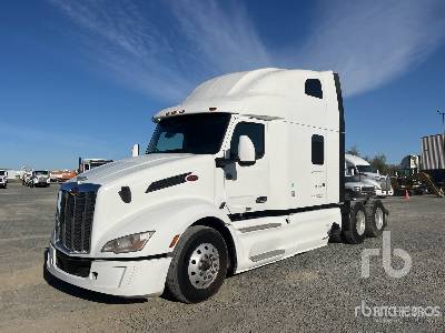 Photo of a 2023 Peterbilt 579