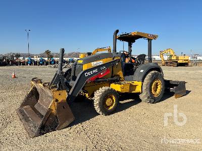 Photo of a 2015 John Deere 210L