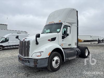 Photo of a 2016 Peterbilt 579