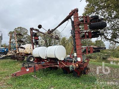 WHITE 5100 12 Row No-Till Planter WHITE 5100 12 Row No-Till Planter