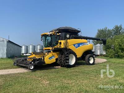 Photo of a 2011 New Holland CR 9070