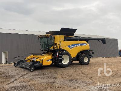 Photo of a 2018 New Holland CR 10.90