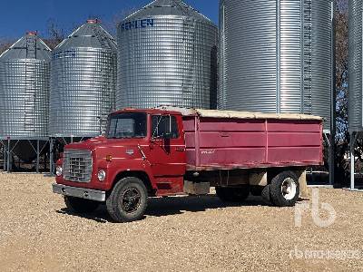Photo of a 1977 Ford 7000