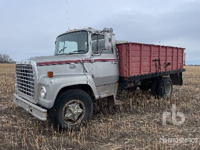 Photo of a 1982 Ford 700