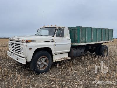 Photo of a 1969 Ford 700
