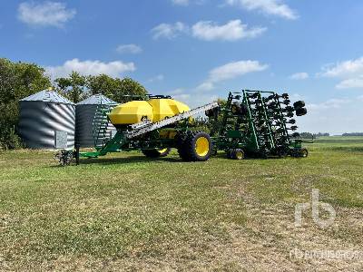 2018 JOHN DEERE  1895  43 ft Disc  Air Drill