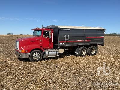 Photo of a 1996 International 9200