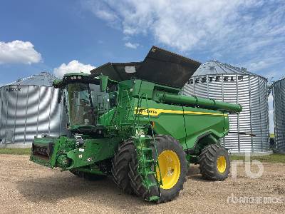 Photo of a 2021 John Deere X9 1000