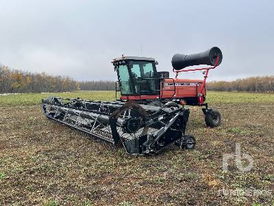 2005 MASSEY FERGUSON 9420 30 ft Swather Swather 2005 MASSEY FERGUSON 9420 30 ft Swather Swather