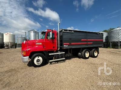 1998 Mack CH613