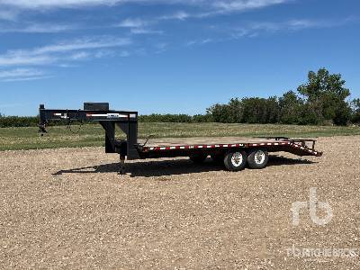 2000 TRAILTECH  23 ft T/A Gooseneck  Flatbed Trailer