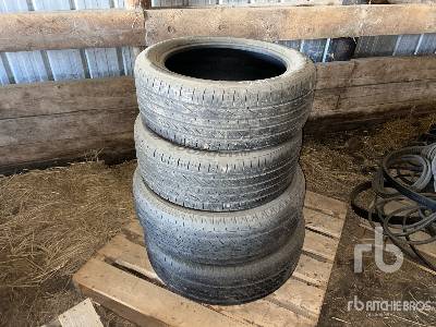 HANKOOK  Quantity of (4) 235/50R19  Tire