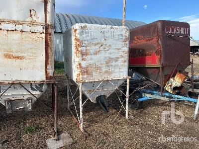 COCKSHUTT Livestock Feeder COCKSHUTT Livestock Feeder