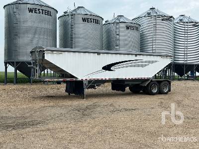 2007 DOEPKER  36 ft T/A  Grain Trailer