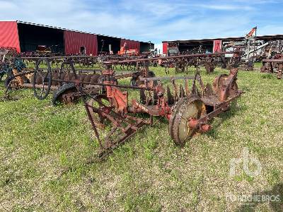 MASSEY HARRIS  4 ft  Breaking Plow