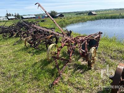 MASSEY HARRIS 3 Bottom Breaking Plow MASSEY HARRIS 3 Bottom Breaking Plow