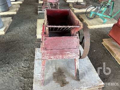 MASSEY HARRIS Corn Sheller Misc Shop, Warehouse, Consumer MASSEY HARRIS Corn Sheller Misc Shop, Warehouse, Consumer