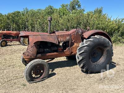 MASSEY-HARRIS Antique Tractor MASSEY-HARRIS Antique Tractor