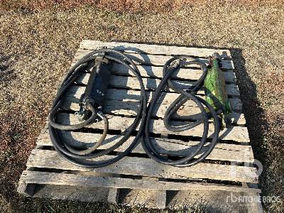 JOHN DEERE  Quantity of (2) Cylinder  Hydraulic Parts