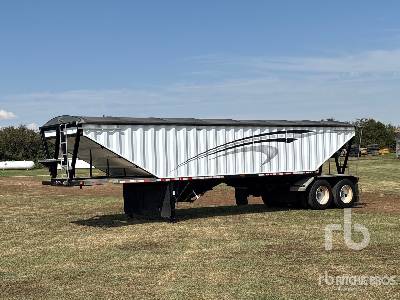 2004 DOEPKER  35 ft T/A  Grain Trailer