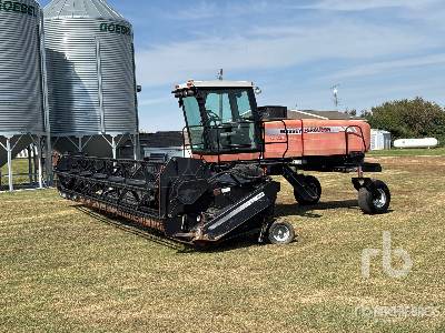 2006 MASSEY FERGUSON 9420 30 ft Swather Swather 2006 MASSEY FERGUSON 9420 30 ft Swather Swather