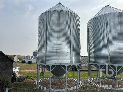 GOEBEL +/- 4900 bu 5 Ring Hopper Grain Bin GOEBEL +/- 4900 bu 5 Ring Hopper Grain Bin