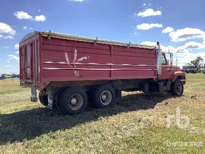 1979 INTERNATIONAL F-2575 6x4 Grain Truck 1979 INTERNATIONAL F-2575 6x4 Grain Truck