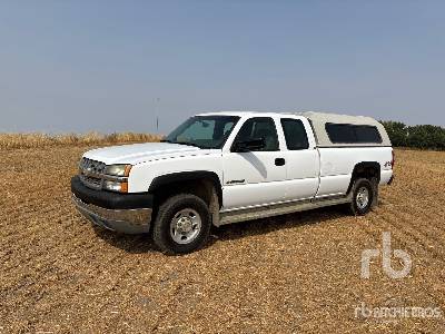 2003 CHEVROLET  SILVERADO 2500  4x4 Extended Cab  Pickup