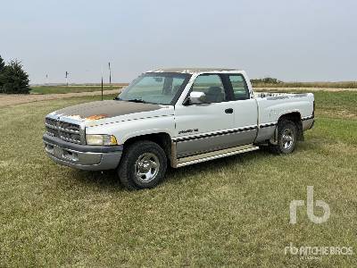 1996 DODGE 1500 4x2 Extended Cab Pickup 1996 DODGE 1500 4x2 Extended Cab Pickup