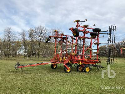 BOURGAULT E412-9200 40 ft Plow BOURGAULT E412-9200 40 ft Plow