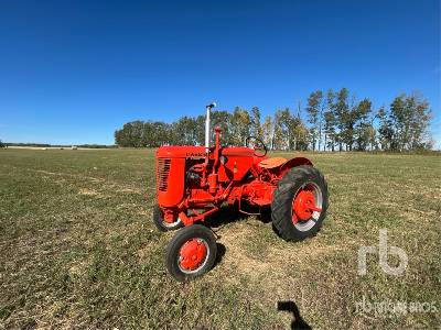 1956 CASE  VAC  2WD  Antique Tractor