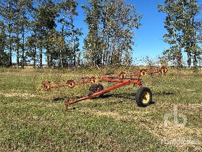 MASSEY FERGUSON 6 Wheel Hay Rake MASSEY FERGUSON 6 Wheel Hay Rake