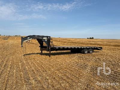 2013 DELTA MANUFACTURING INC  T/A Gooseneck  Equipment Trailer