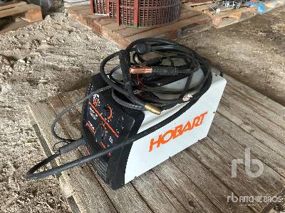 HOBART HANDLER 187 185 A MIG Welder HOBART HANDLER 187 185 A MIG Welder