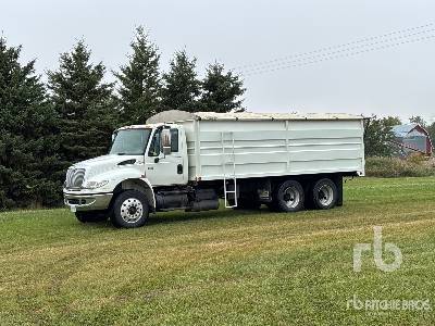 2005 International 4400