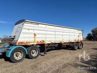 32 ft T/A Grain Trailer 32 ft T/A Grain Trailer
