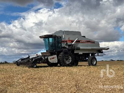 1994 Gleaner R62