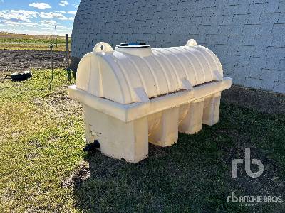 HOLD-ON  550 gal Poly Water  Tank