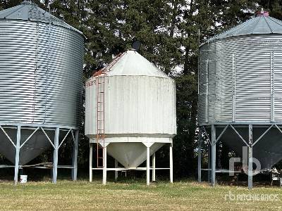 WENINGER  +/- 30 ton Fertilizer Hopper  Grain Bin